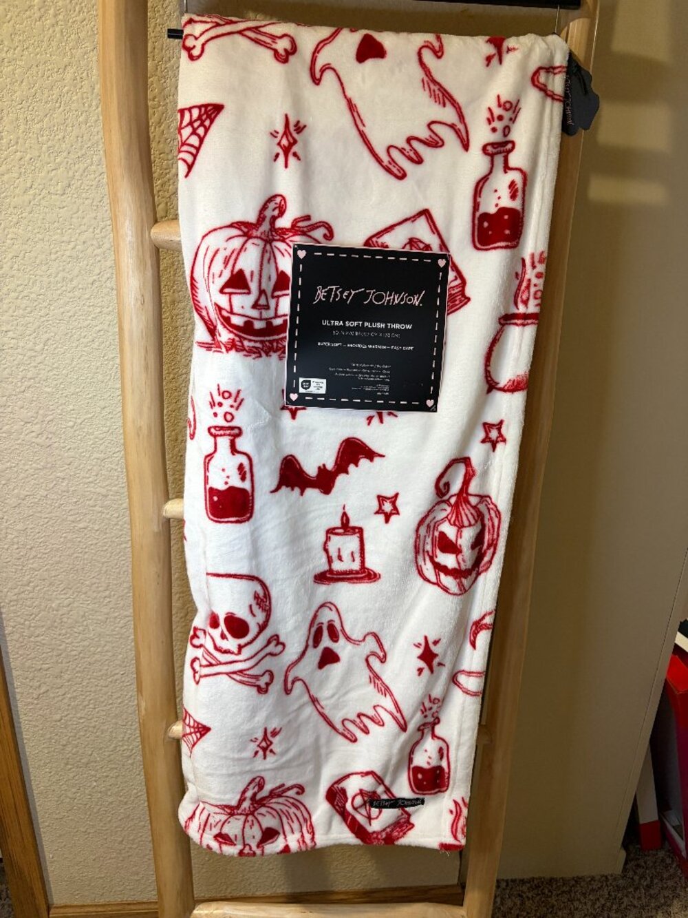 Betsey Johnson Halloween Ghost Pumpkin Skull Plush Throw Blanket 50x70 NWT